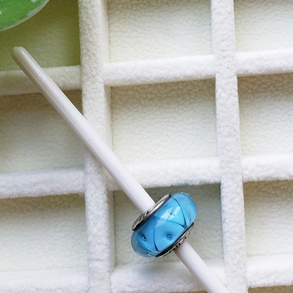 TWO Pandora looking glass murano charms - Picture 3 of 4